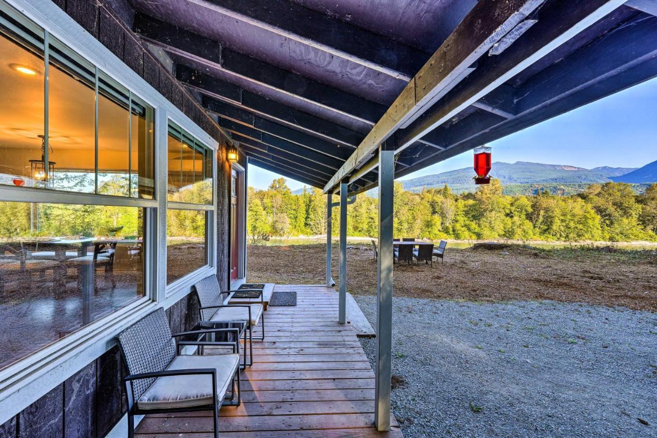 Dreamy Riverside Cabin With Fireplace And Grill Concrete Eksteriør bilde